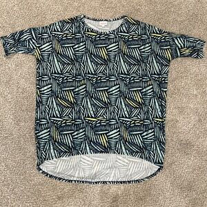 LuLaRoe Short Sleeve Geometric Tee in Teal, Navy & Yellow